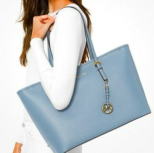 Michael Kors Jet Set Travel Medium Top zip Tote